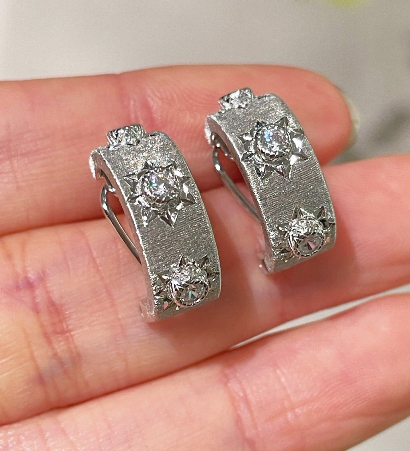 Buccellati - Style Satin Finish Hoop Earrings - floysun