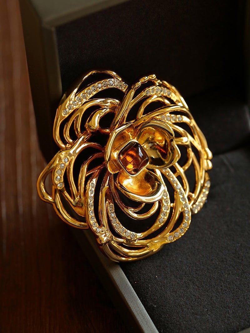 Camellia Openwork Amber Brooch - floysun
