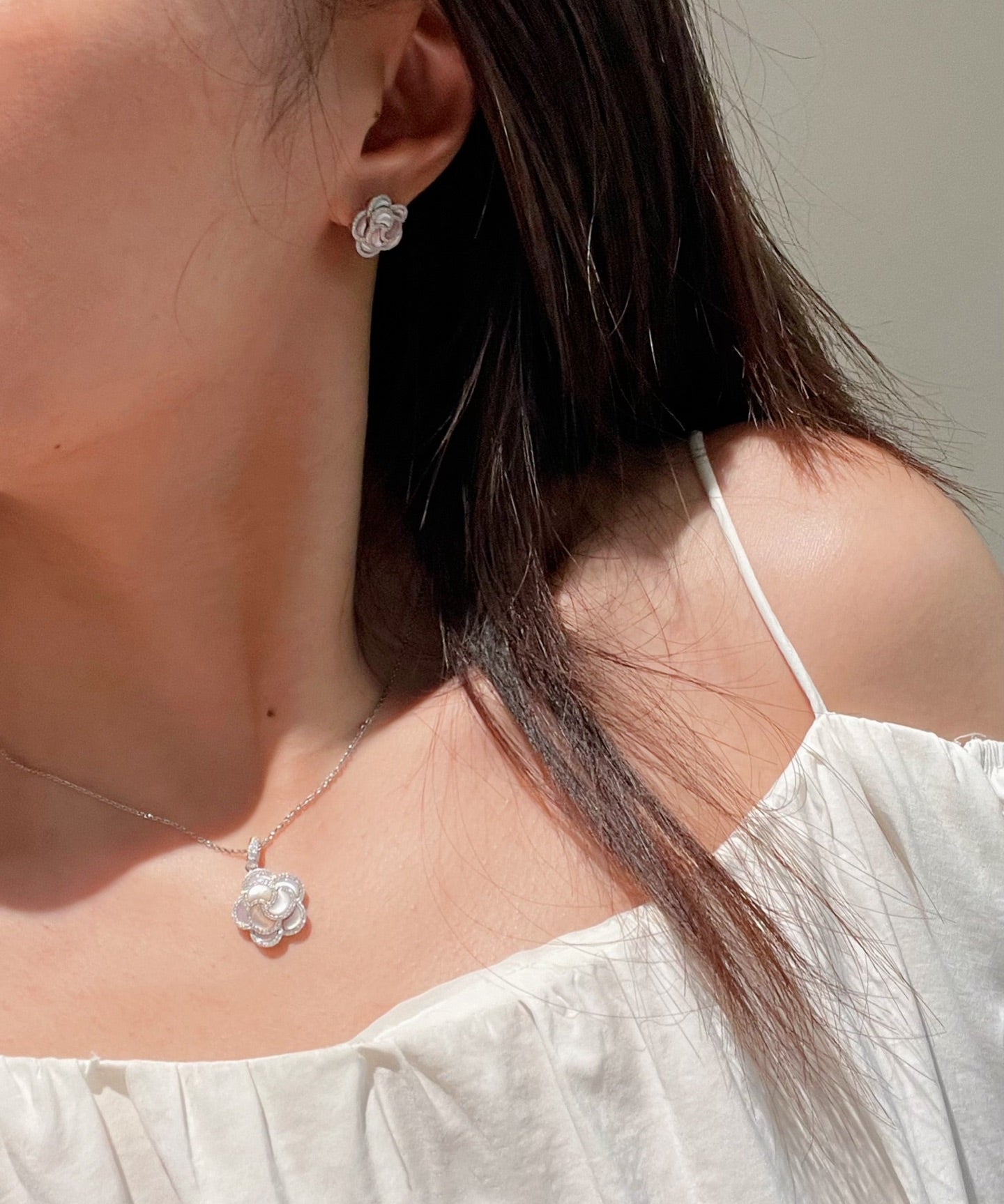 Camellia Sparkle Pendant Necklace – Natural Pink Mother - of - Pearl - floysun