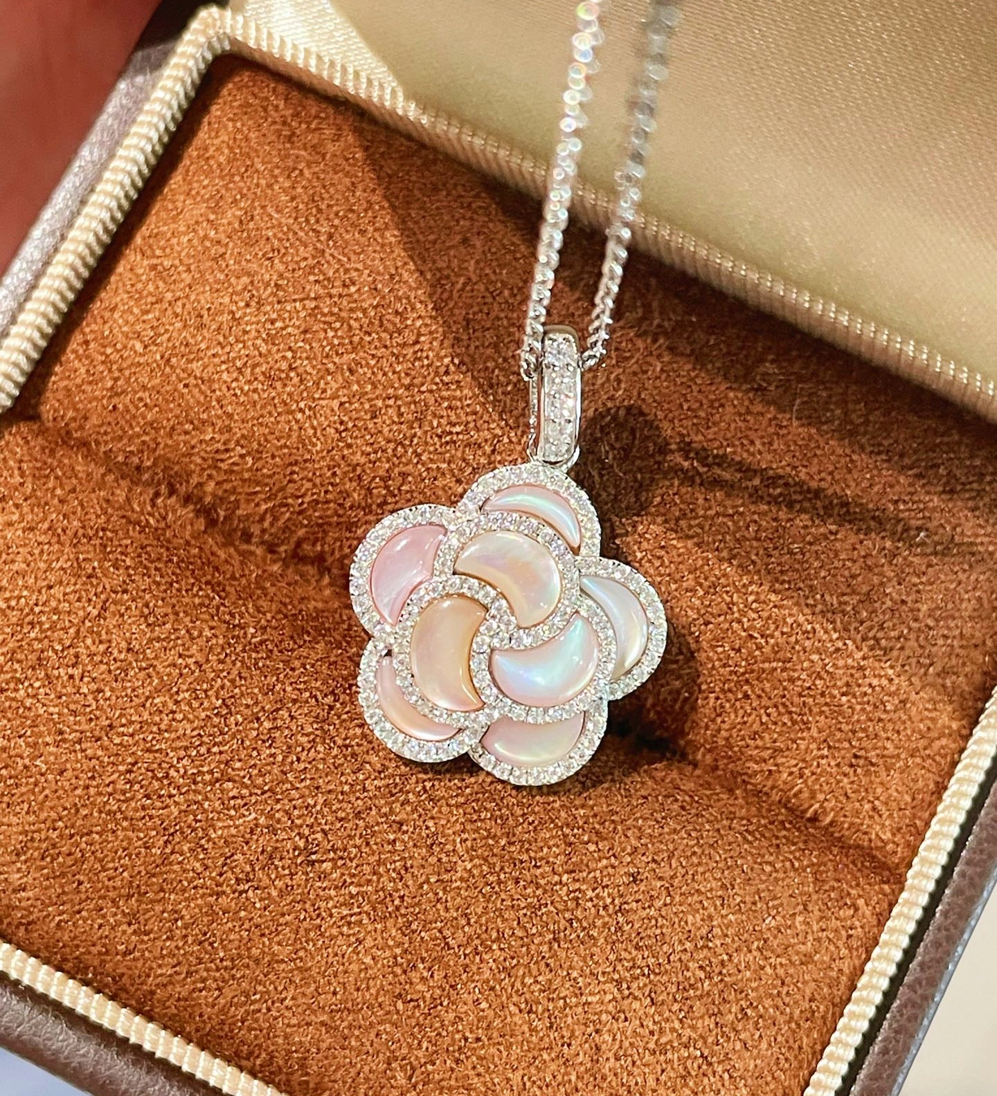 Camellia Sparkle Pendant Necklace – Natural Pink Mother - of - Pearl - floysun