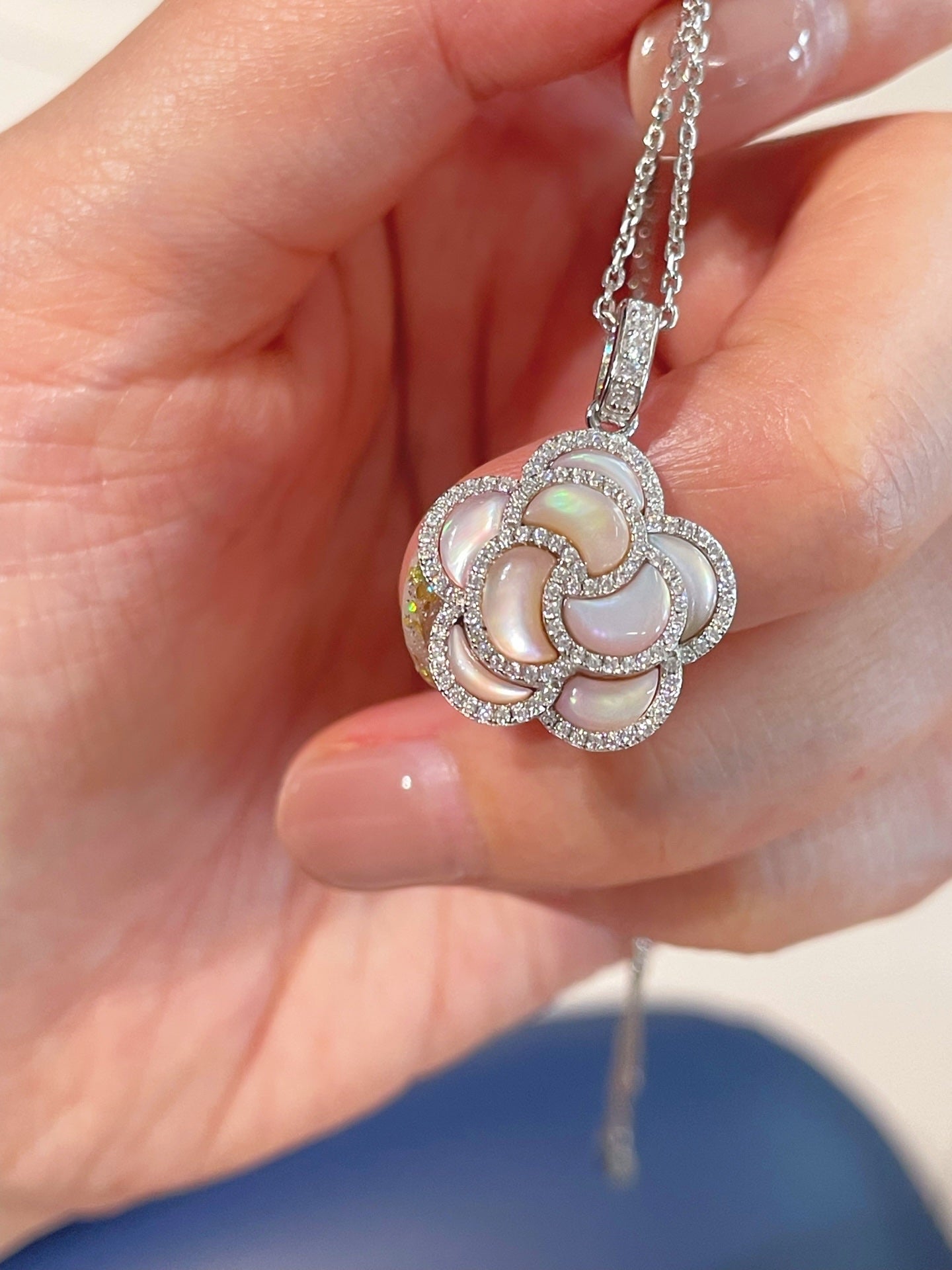 Camellia Sparkle Pendant Necklace – Natural Pink Mother - of - Pearl - floysun