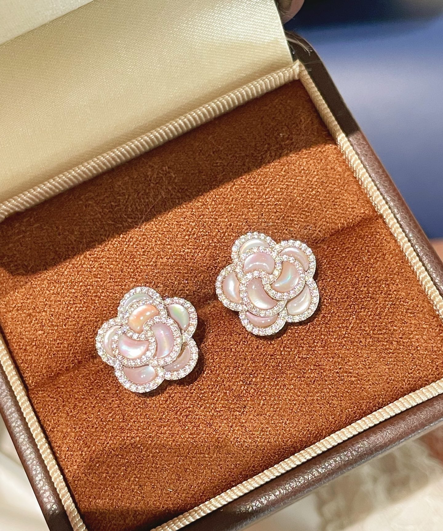 Camellia Sparkle Stud Earrings – Natural Pink Mother - of - Pearl - floysun