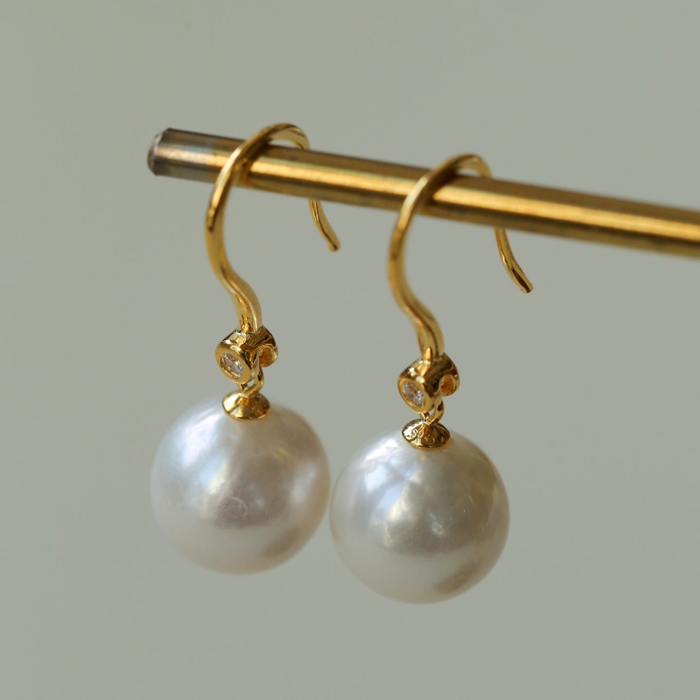Classic Round Baroque Pearl Drop Earrings - floysun