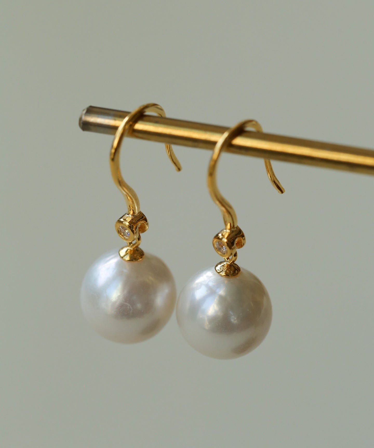Classic Round Baroque Pearl Drop Earrings - floysun