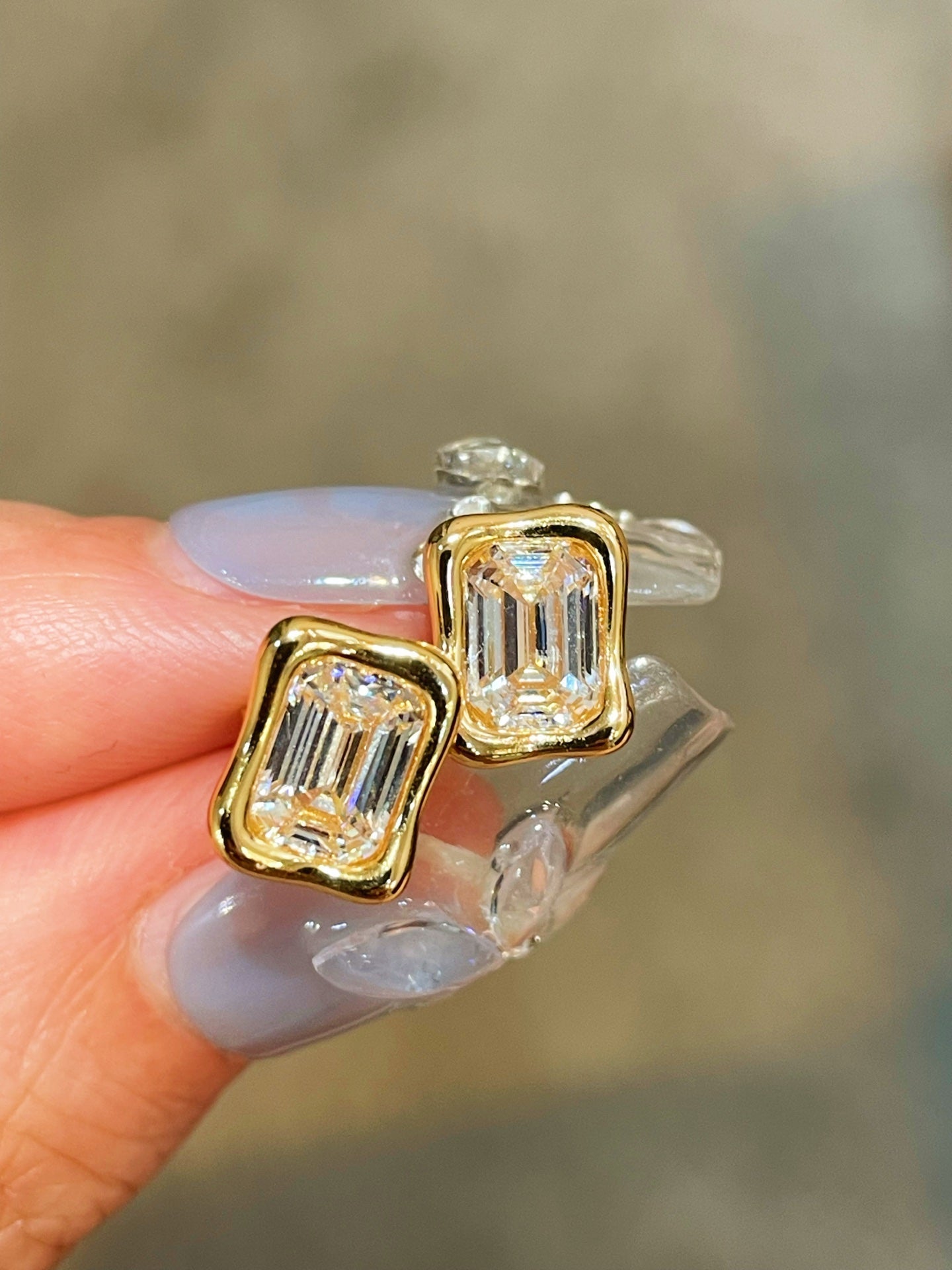 Clear Rectangular Step-Cut Diamond Simulant Stud Earrings - floysun
