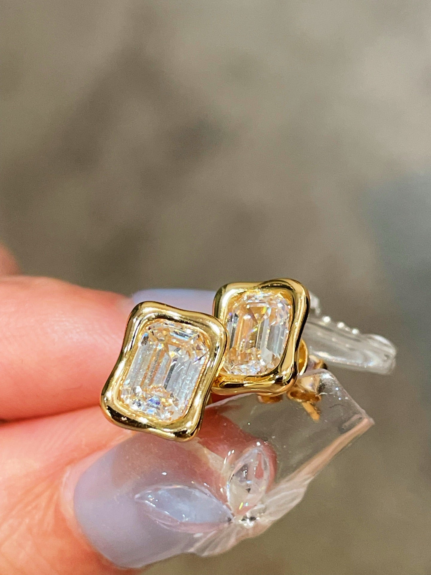 Clear Rectangular Step-Cut Diamond Simulant Stud Earrings - floysun