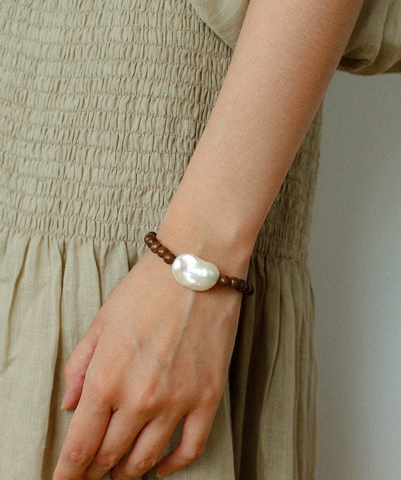 Cloud Whisper Baroque Pearl & Natural Wood Bead Bracelet - floysun