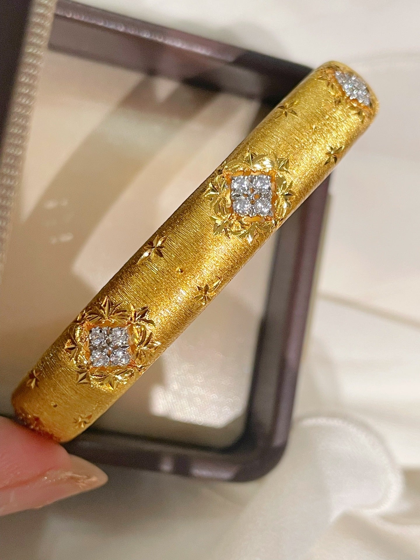 Clover Brushed Pavé Bangle - floysun