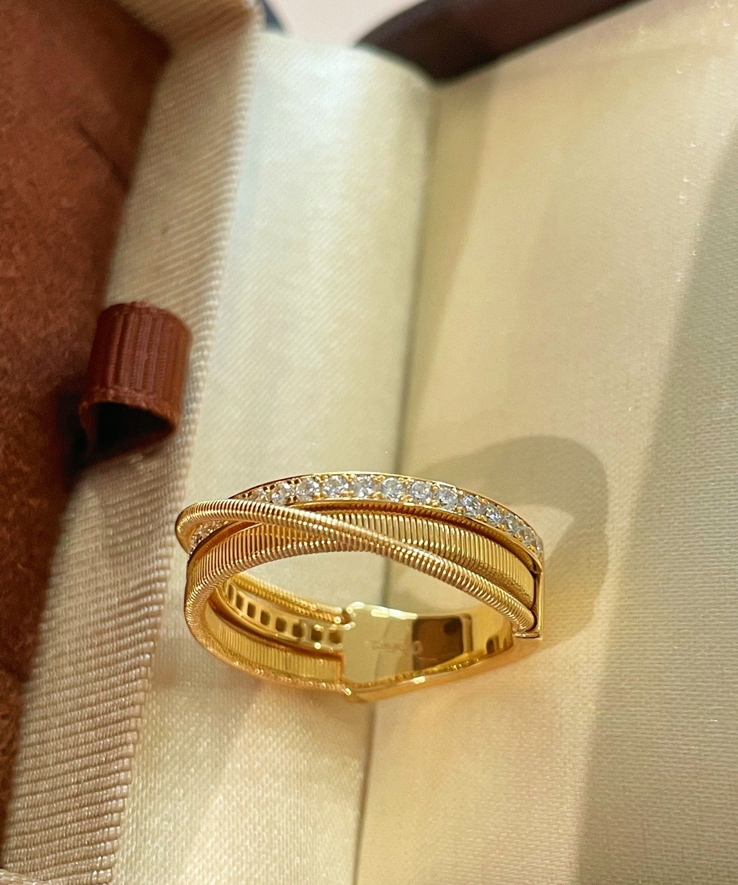 Criss - Cross Pavé Ring - floysun
