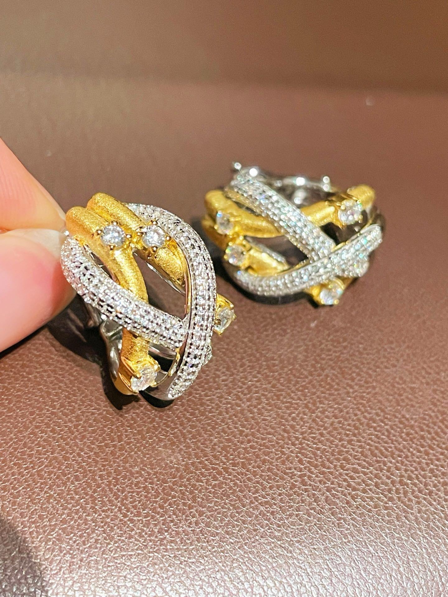 Cross Line Pavé Huggie Earrings - floysun