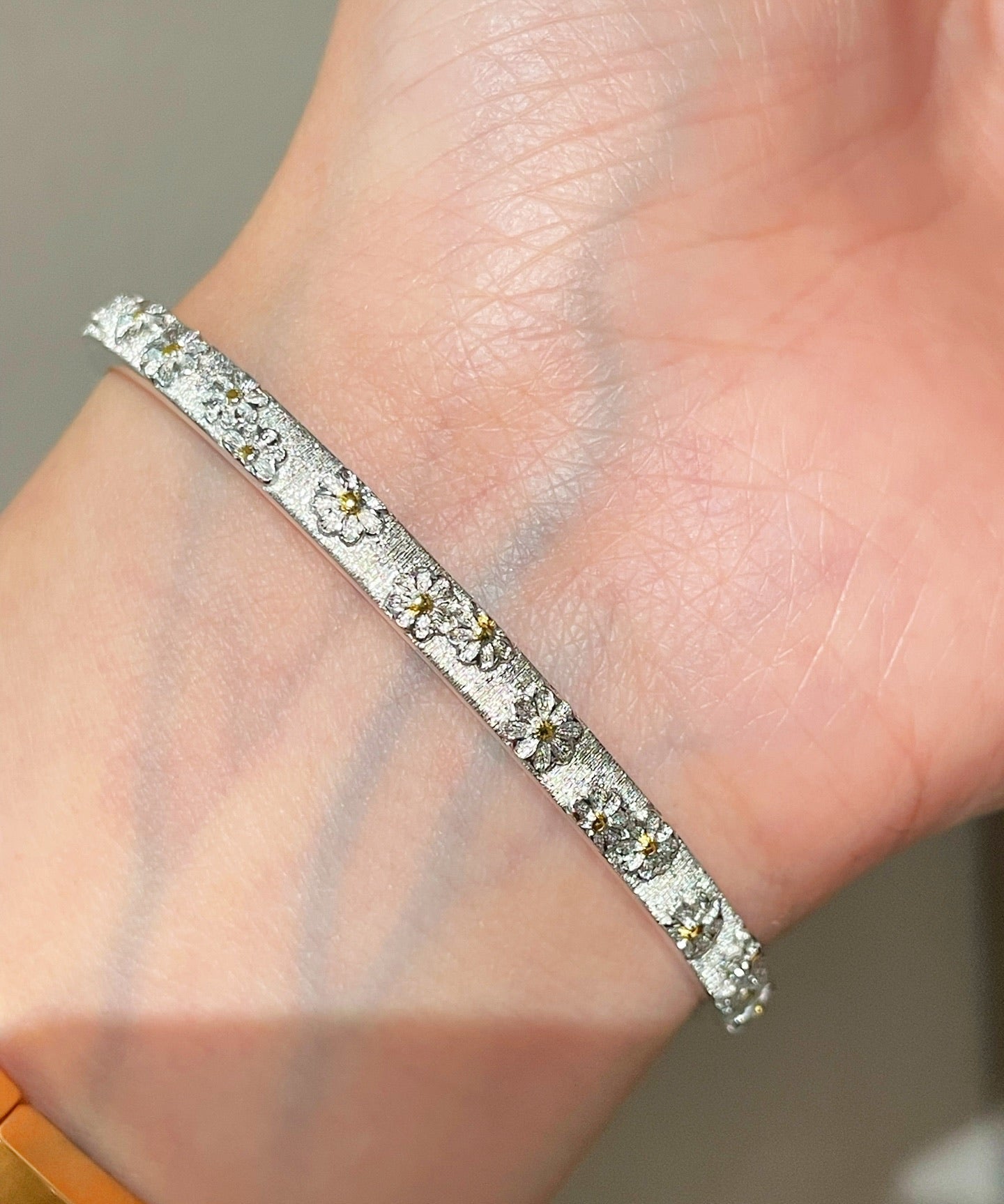 Daisy Breeze Matte Cuff Bracelet - floysun
