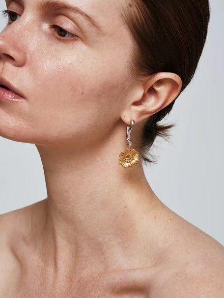 Daisy Drop Earrings - Matte Gold - floysun
