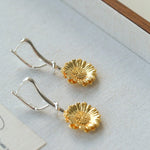 Daisy Drop Earrings - Matte Gold - floysun