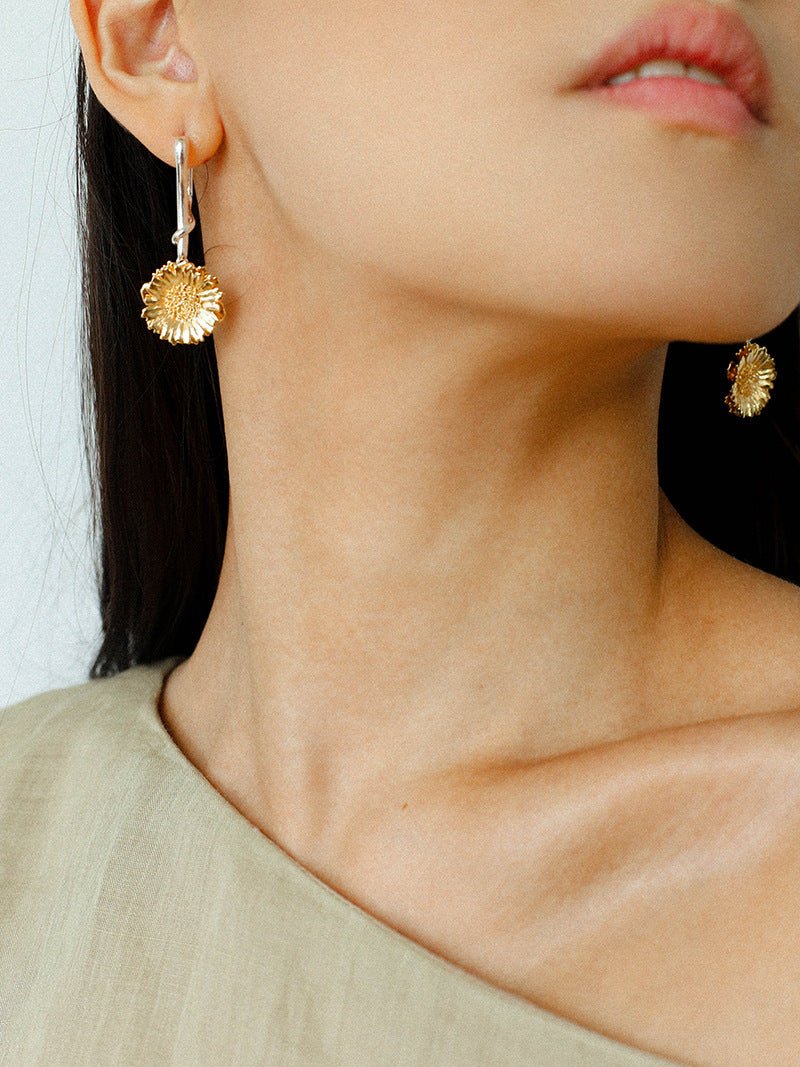 Daisy Drop Earrings - Matte Gold - floysun
