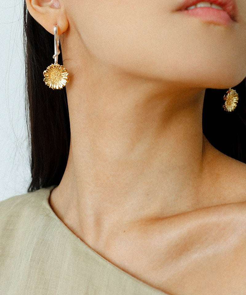 Daisy Drop Earrings - Matte Gold - floysun