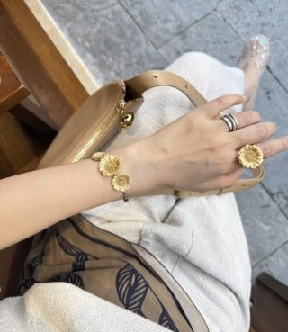 Daisy Flower Bangle - Matte Gold - floysun