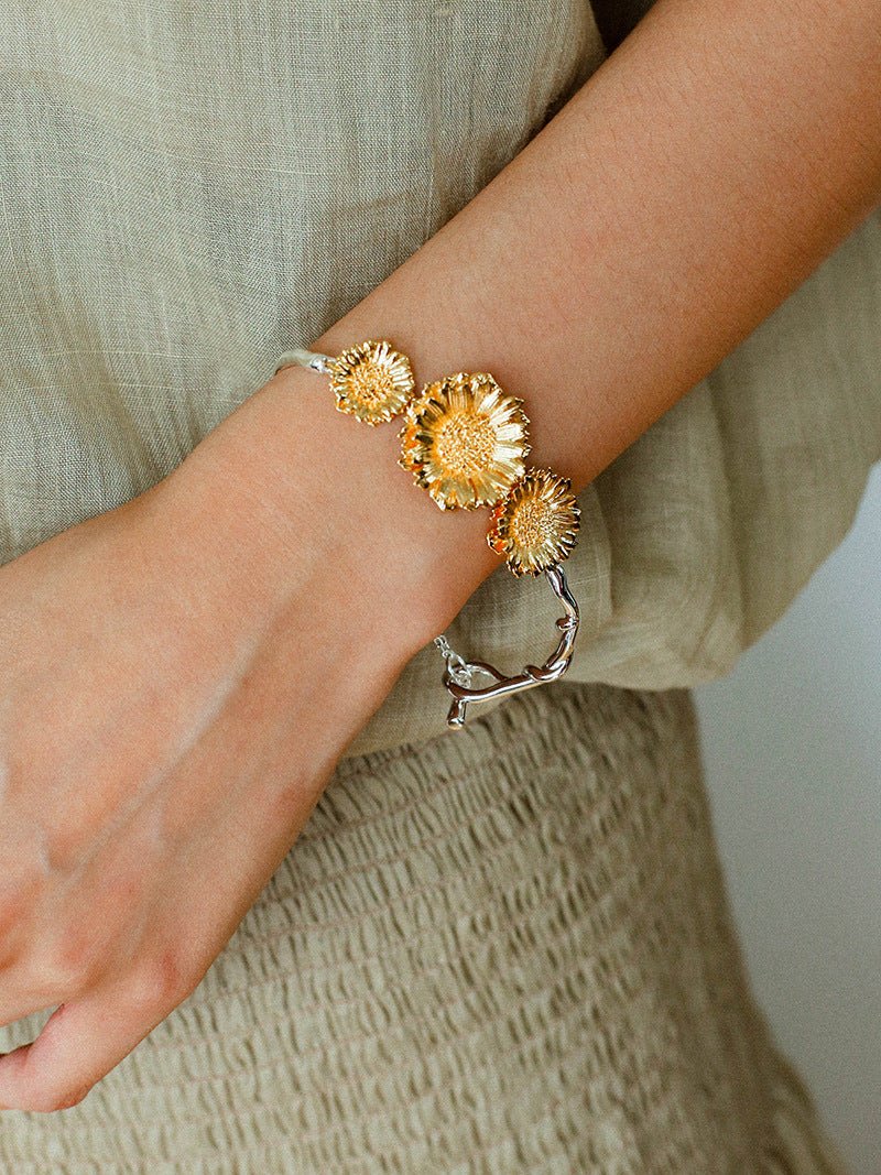 Daisy Flower Bangle - Matte Gold - floysun