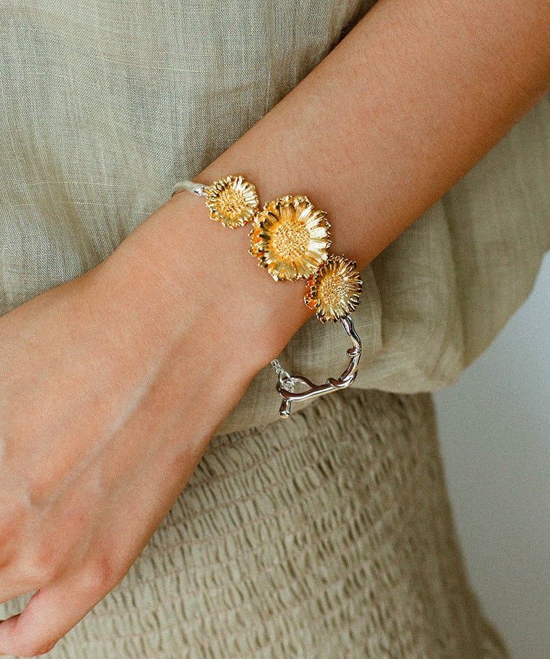 Daisy Flower Bangle - Matte Gold - floysun