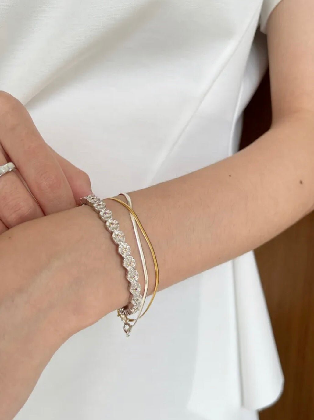 Delicate Daisy Open Cuff Bracelet - floysun