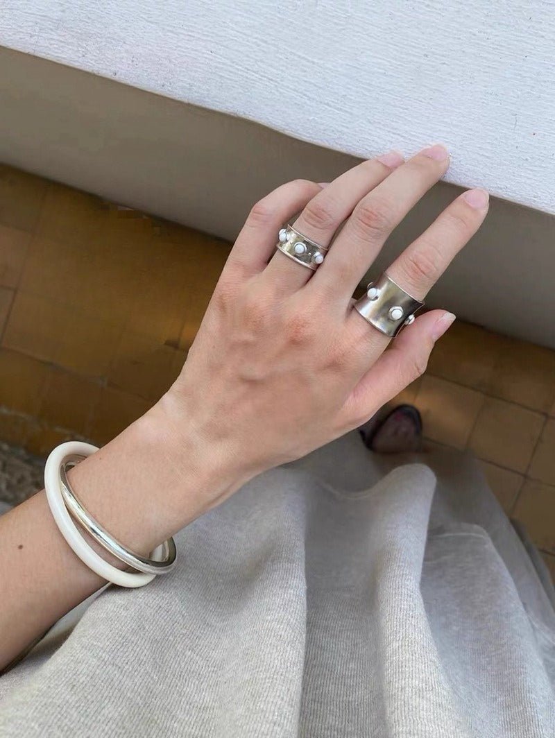 Designer Curved Black Onyx & Deer Antler Stone Band Ring - Narrow - floysun