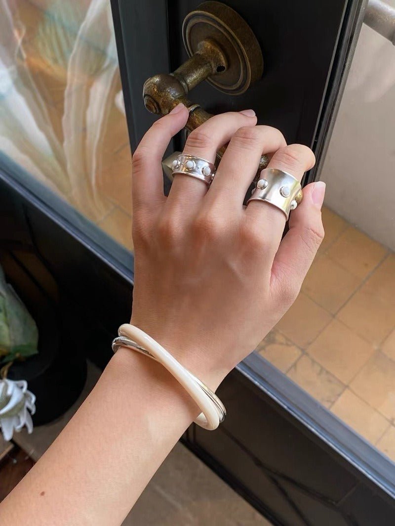 Designer Curved Black Onyx & Deer Antler Stone Band Ring - floysun