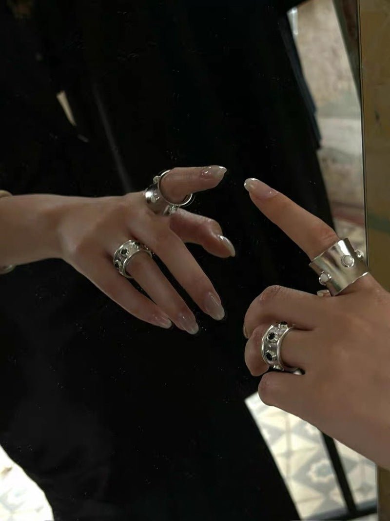 Designer Curved Black Onyx & Deer Antler Stone Band Ring - floysun