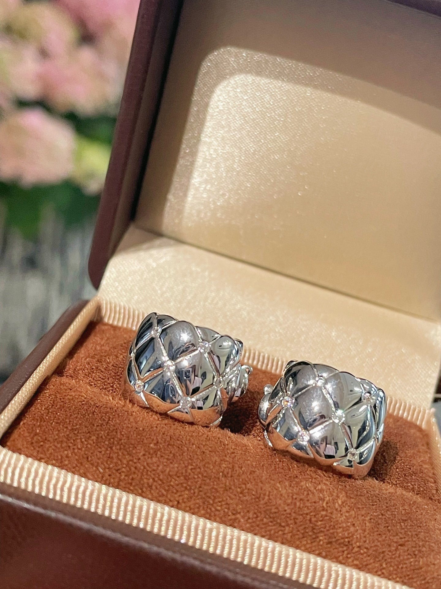 Diamond - Cut Quilted Clip - On Studs - Silver - floysun