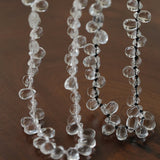 Collana choker con perline di vetro a goccia annodate a mano