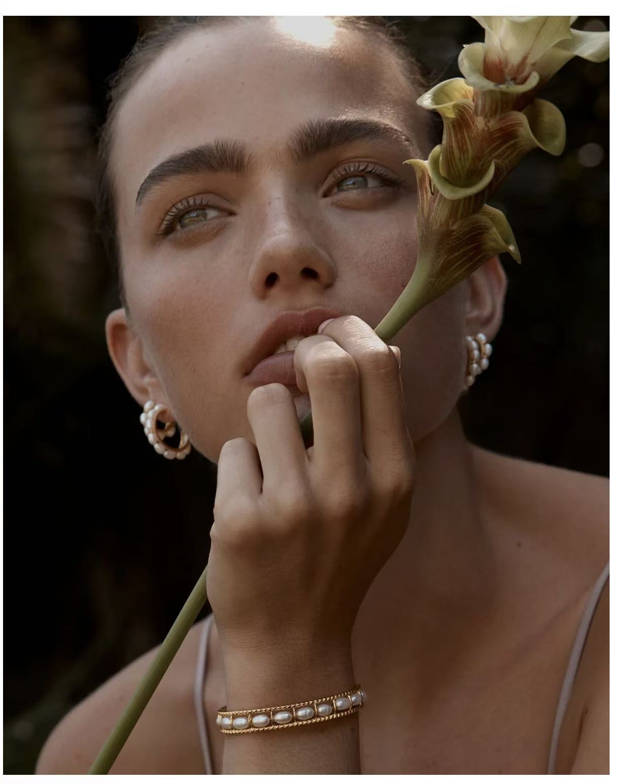 Elegant French Pearl C - Shaped Hoop Earrings - floysun