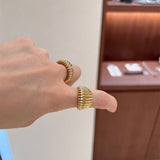 Elegant Vertical Stripe Ring - Gold - floysun