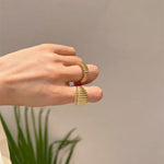 Elegant Vertical Stripe Ring - Gold - floysun