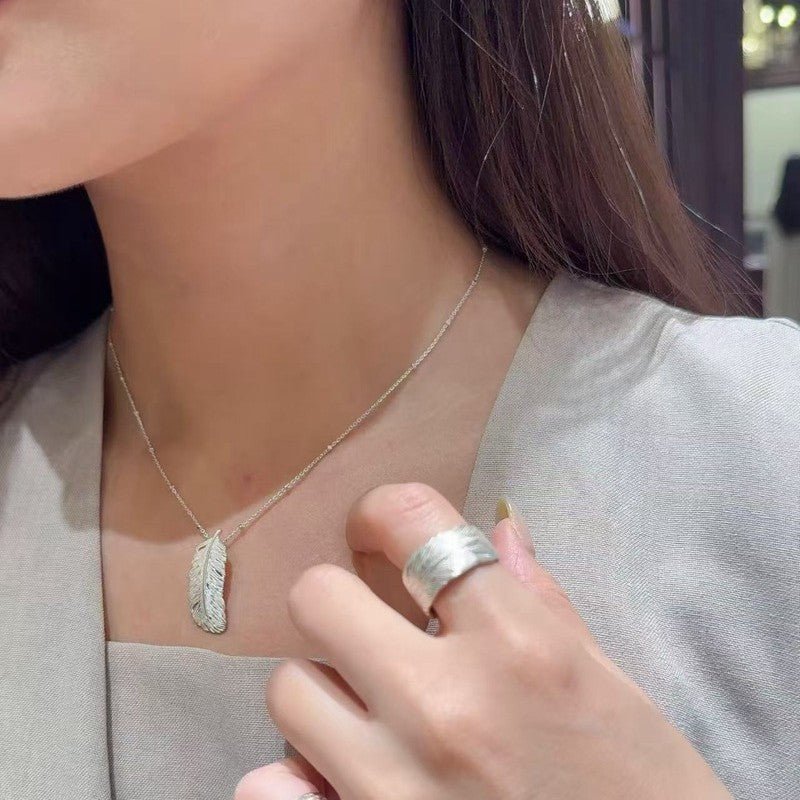 Embossed Feather Wide Band Ring - floysun
