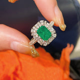 Emerald Elegance Ring – Luxury Craftsmanship - floysun