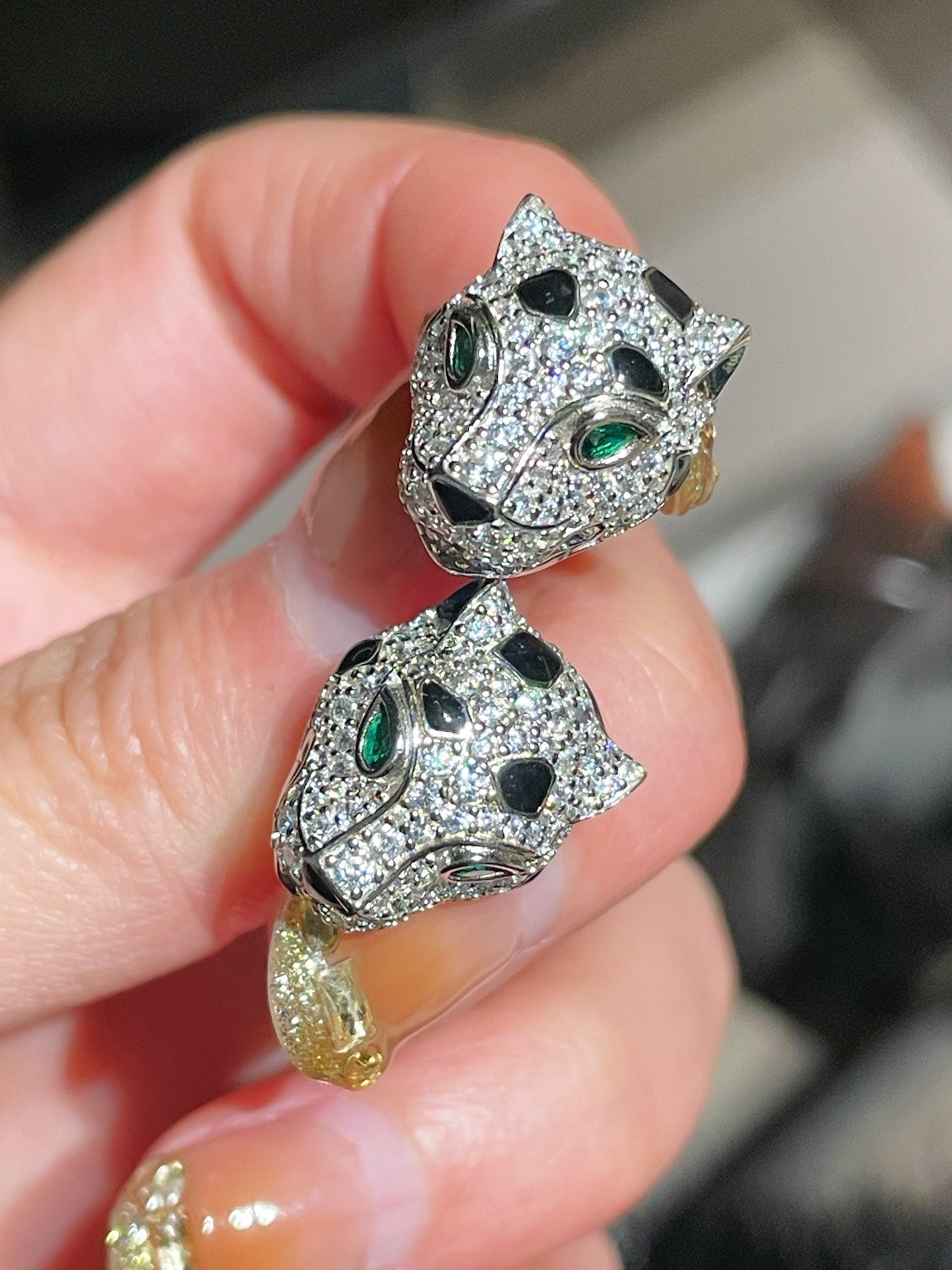 Emerald - Eyed Pavé Leopard Stud Earrings - floysun