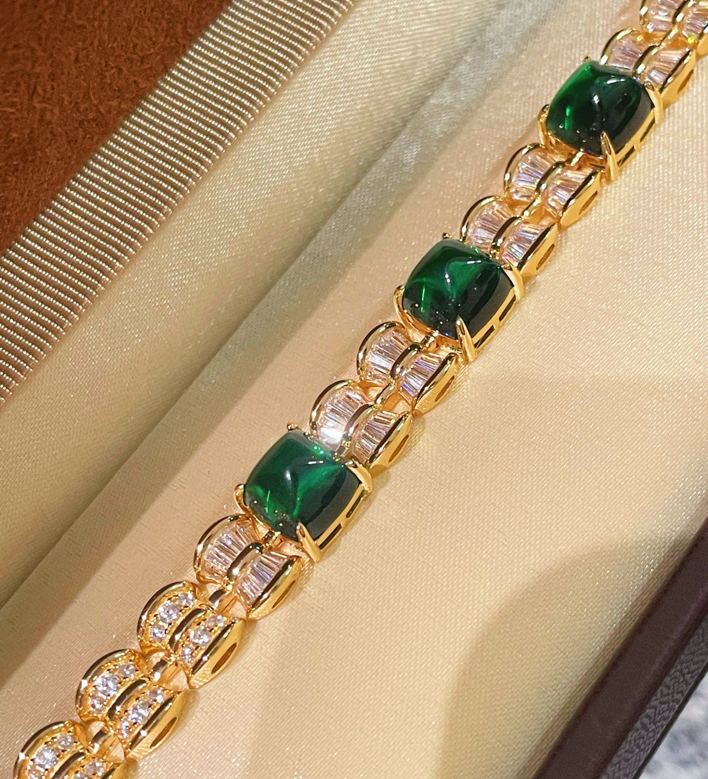 Emerald Sugar - Tower T - Cut Pavé Bracelet - floysun