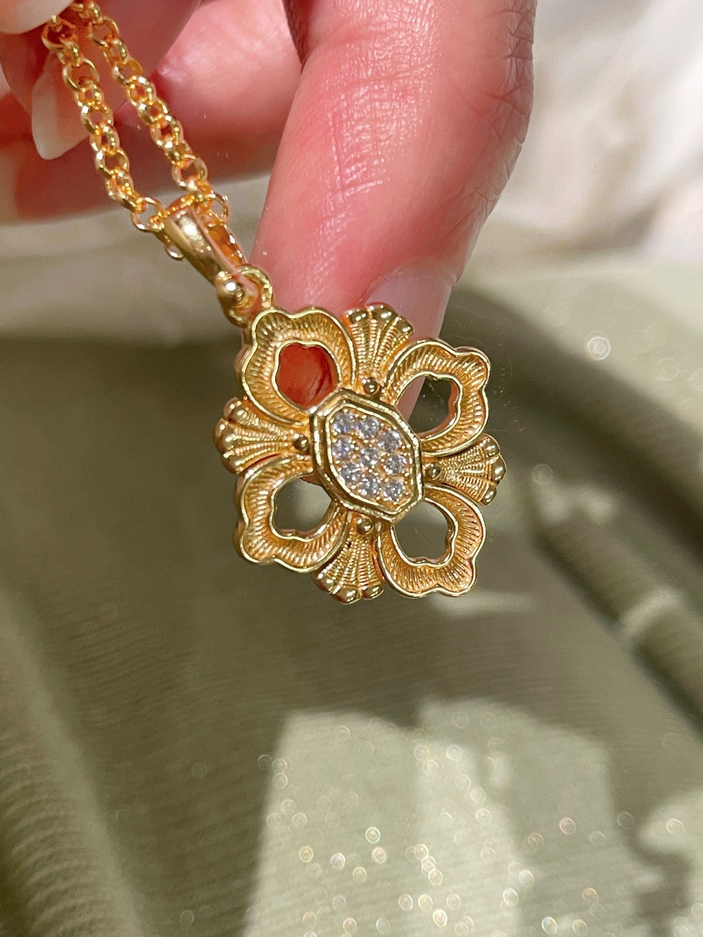 Everyday Hollow Clover Necklace - floysun