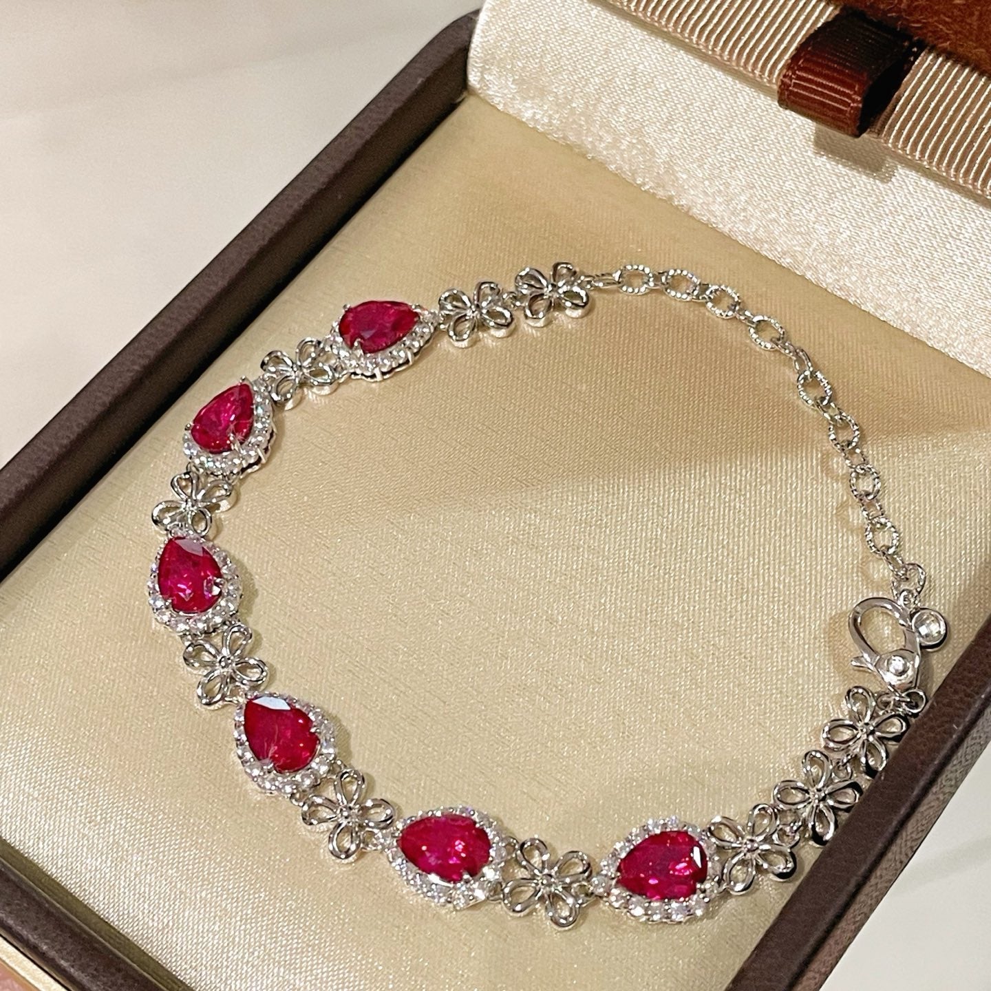 Exquisite Ruby Teardrop & Diamond Bracelet with Four - Leaf Clover Accents - floysun