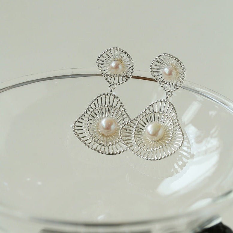 Fashionable Hollow Ripple Double Pearl Earrings - floysun