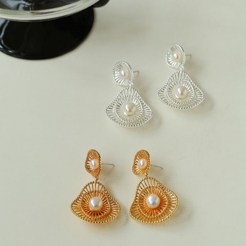 Fashionable Hollow Ripple Double Pearl Earrings - floysun