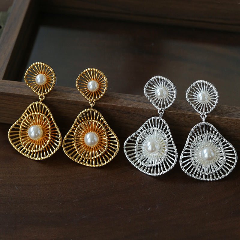 Fashionable Hollow Ripple Double Pearl Earrings - floysun