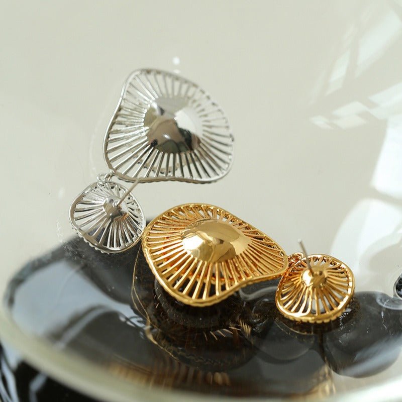 Fashionable Hollow Ripple Double Pearl Earrings - floysun
