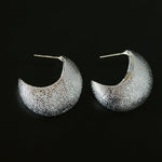 “Fat Moon” Matte Crescent Stud Earrings - floysun