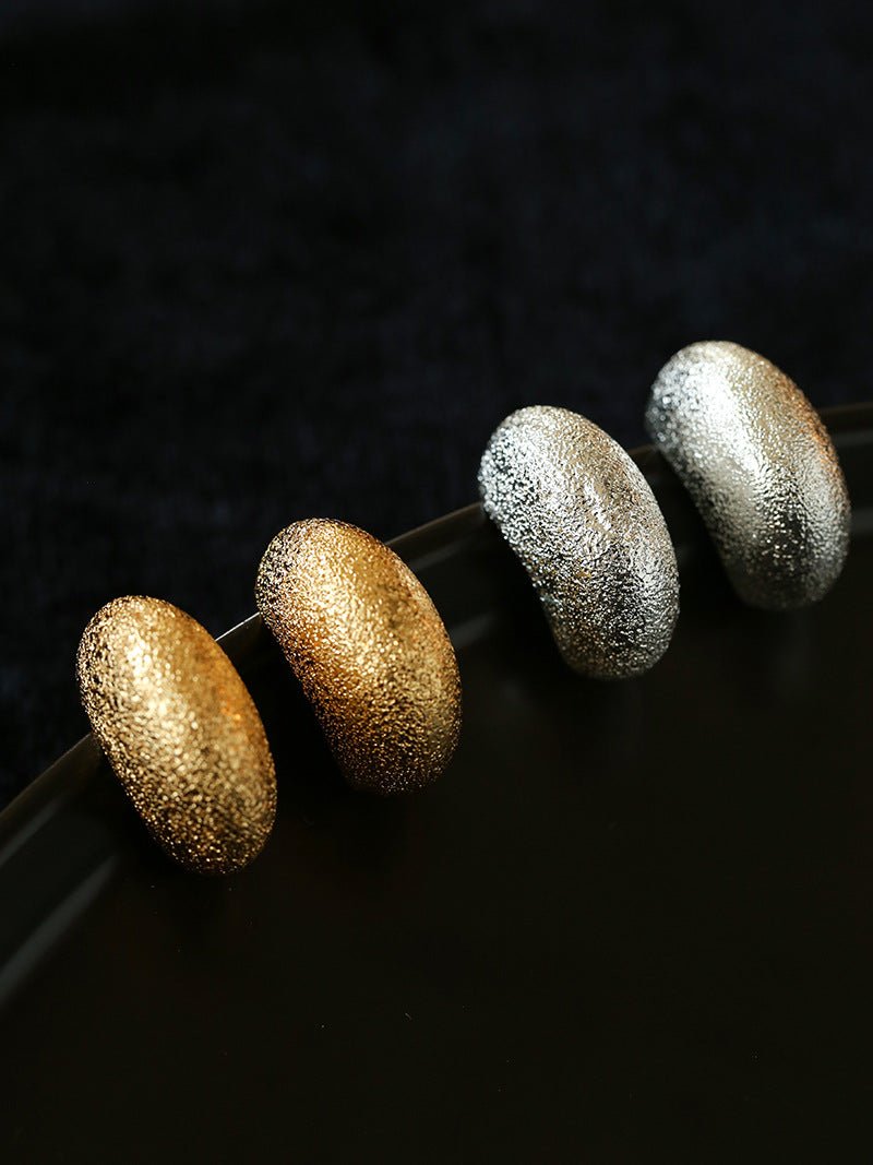 “Fat Moon” Matte Crescent Stud Earrings - floysun