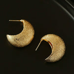 “Fat Moon” Matte Crescent Stud Earrings - floysun
