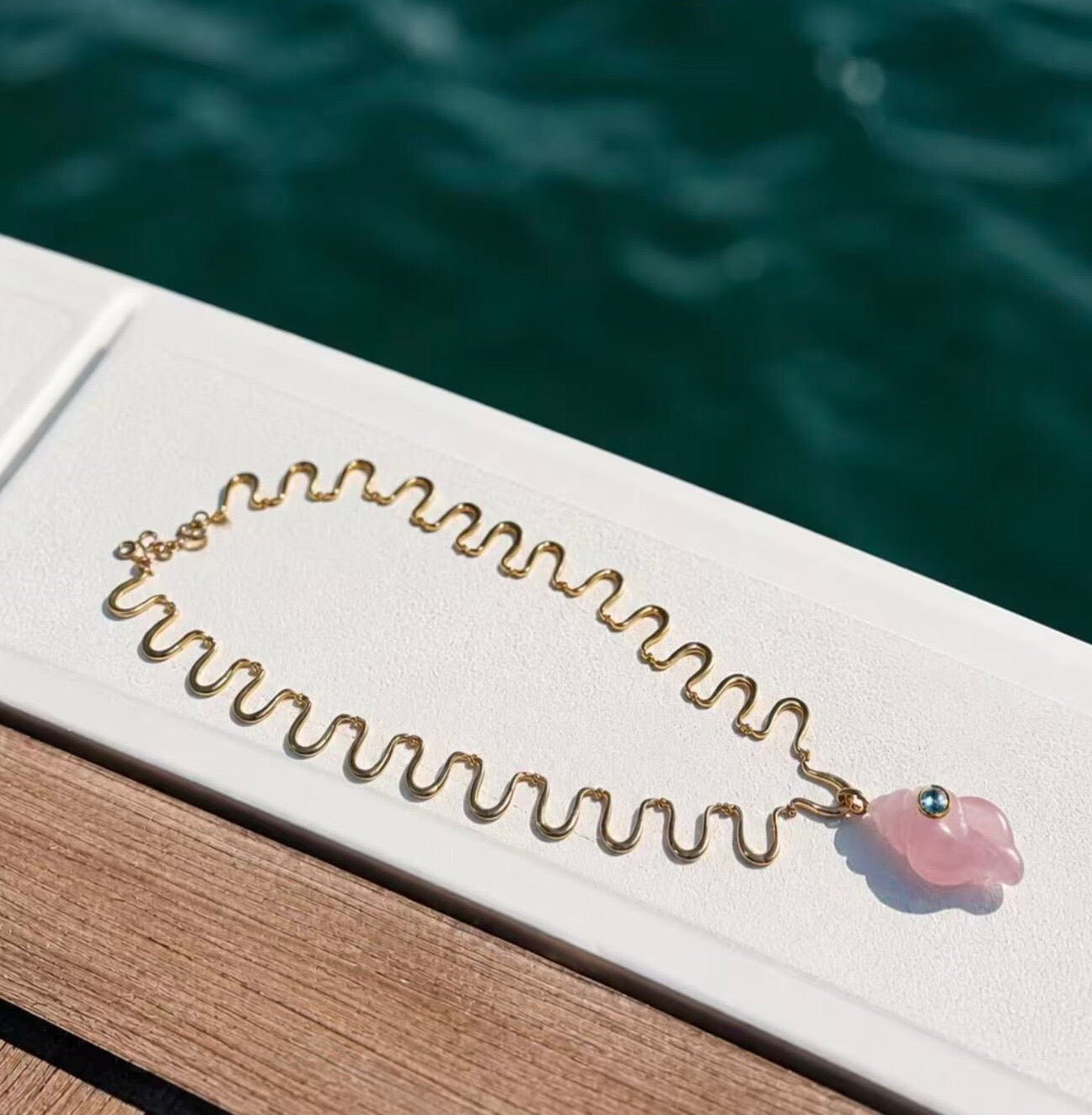 Flowing Wavy Lines U-Shaped Metal Layering Necklace - floysun