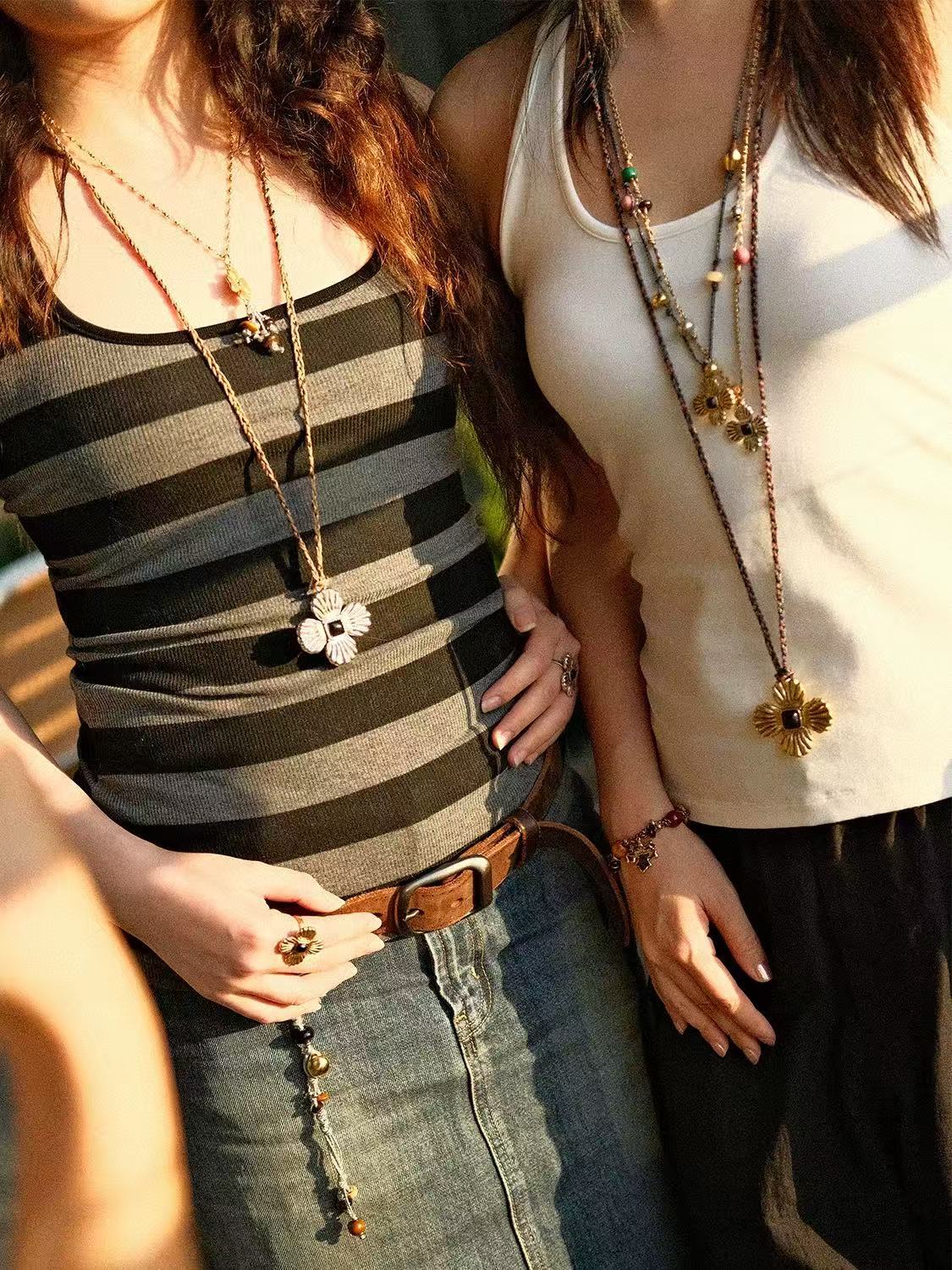 “Fortune Circle” Shell Hibiscus & Clover Long Necklace - floysun