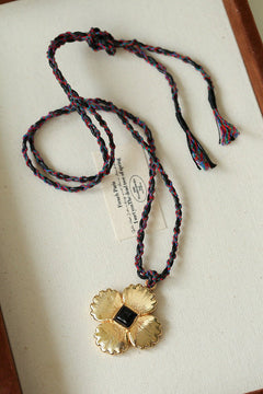 “Fortune Circle” Shell Hibiscus & Clover Long Necklace - floysun