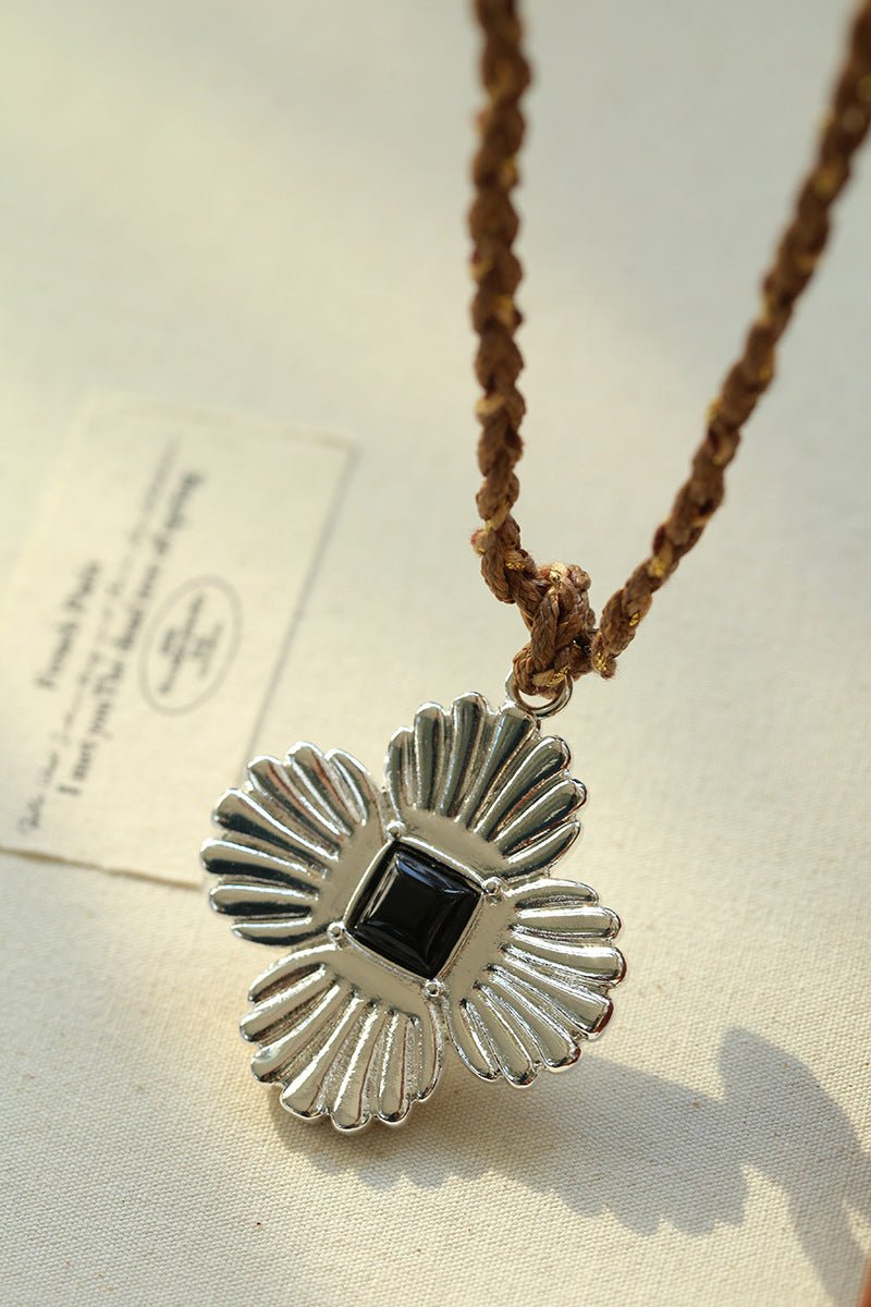 “Fortune Circle” Shell Hibiscus & Clover Long Necklace - floysun