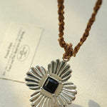“Fortune Circle” Shell Hibiscus & Clover Long Necklace - floysun
