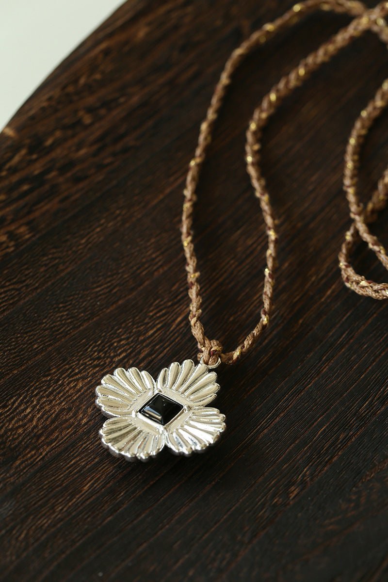 “Fortune Circle” Shell Hibiscus & Clover Long Necklace - floysun